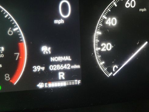 Used 2024 Honda Pilot TrailSport image 12