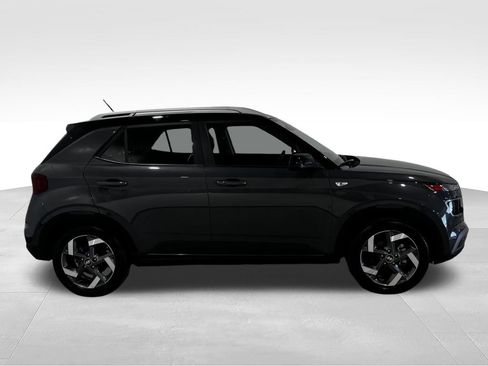 Used 2025 Hyundai Venue Limited FWD image 22