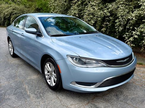 Used 2015 Chrysler 200 Limited image 5