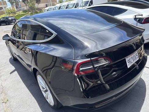 Used 2018 Tesla Model 3 Mid Range RWD image 4