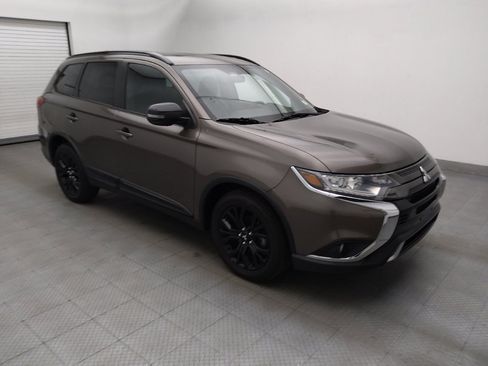 Used 2019 Mitsubishi Outlander LE AWD/4WD image 11