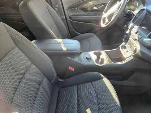 Used 2024 GMC Terrain SLE image 4