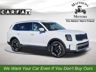 Used 2024 Kia Telluride EX w/ EX Captain's Chair Package