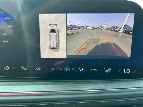 Used 2025 Chevrolet Suburban Z71 AWD/4WD image 25
