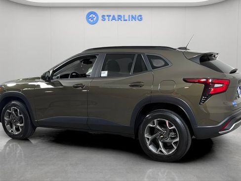 Certified 2024 Chevrolet Trax LT w/ Driver Confidence Package FWD image 11