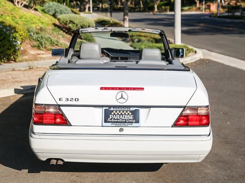 Used 1995 Mercedes-Benz E 320 Convertible image 25