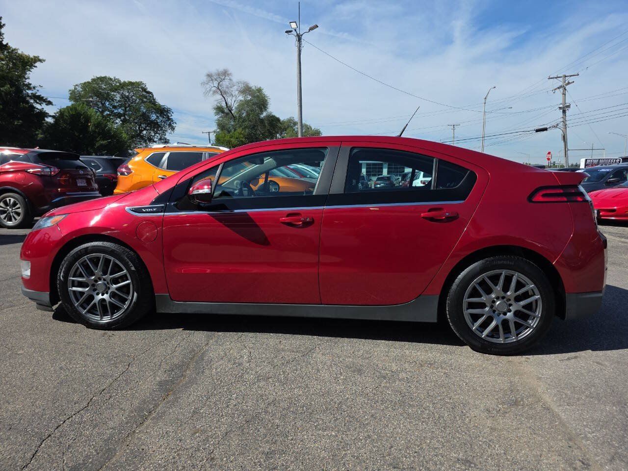 Used 2013 Chevrolet Volt Premium w/ Premium Trim Package FWD image 3