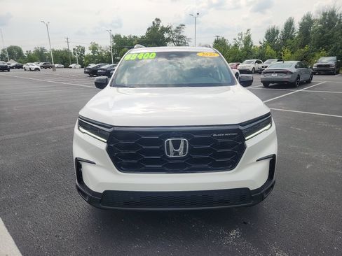 Used 2025 Honda Pilot Black Edition image 9