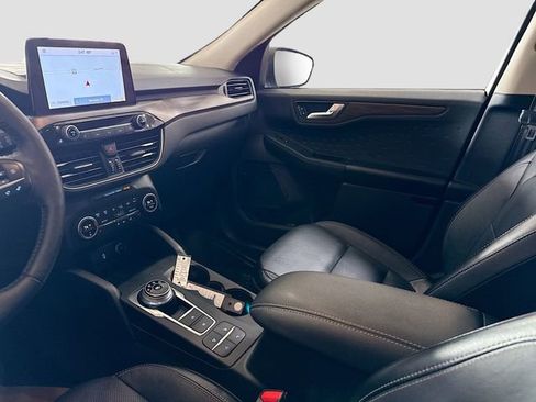 Used 2020 Ford Escape Titanium image 26