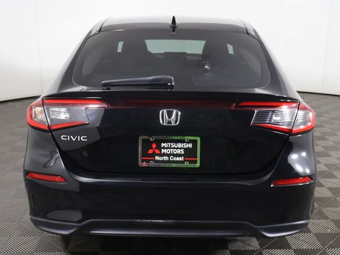 Used 2023 Honda Civic LX image 9