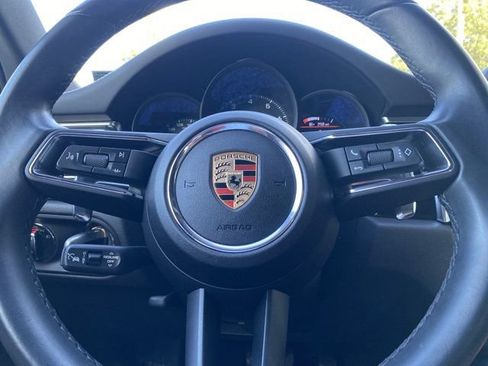 Used 2025 Porsche Macan AWD/4WD image 22