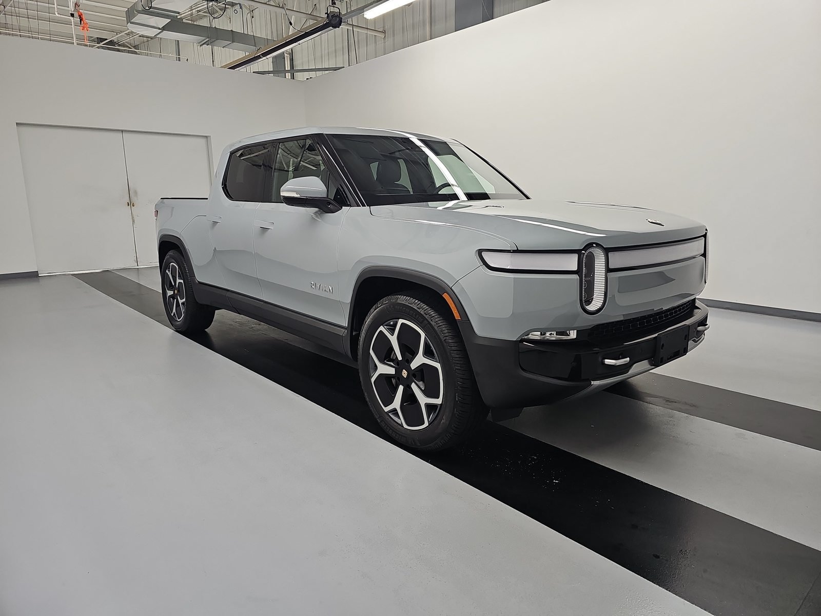 Used 2024 Rivian R1T Adventure Dual AWD/4WD image 7