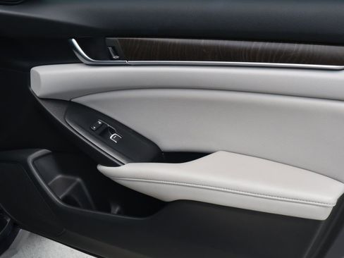 Used 2020 Honda Accord EX-L image 16