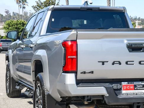 Used 2025 Toyota Tacoma TRD Sport AWD/4WD image 6
