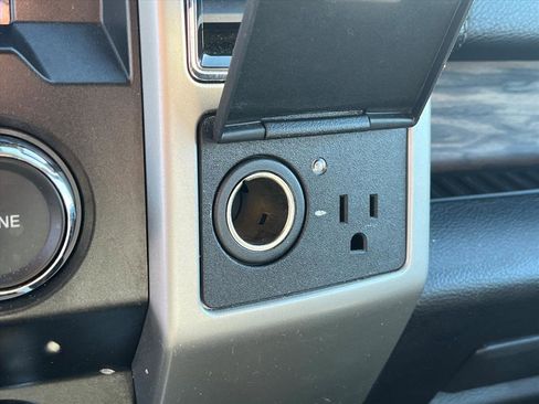 Used 2019 Ford F150 Lariat image 18