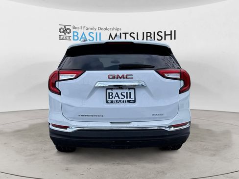 Used 2023 GMC Terrain SLT image 4