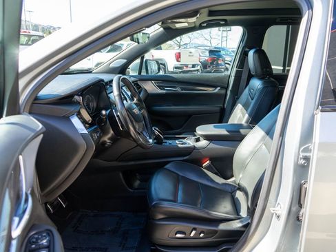 Used 2024 Cadillac XT6 Sport w/ Technology Package image 11