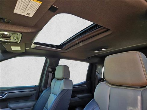 Used 2023 Chevrolet Silverado 1500 ZR2 w/ Technology Package image 16