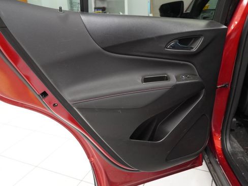 Certified 2023 Chevrolet Equinox RS FWD image 28