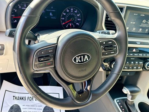 Used 2018 Kia Sportage EX image 12