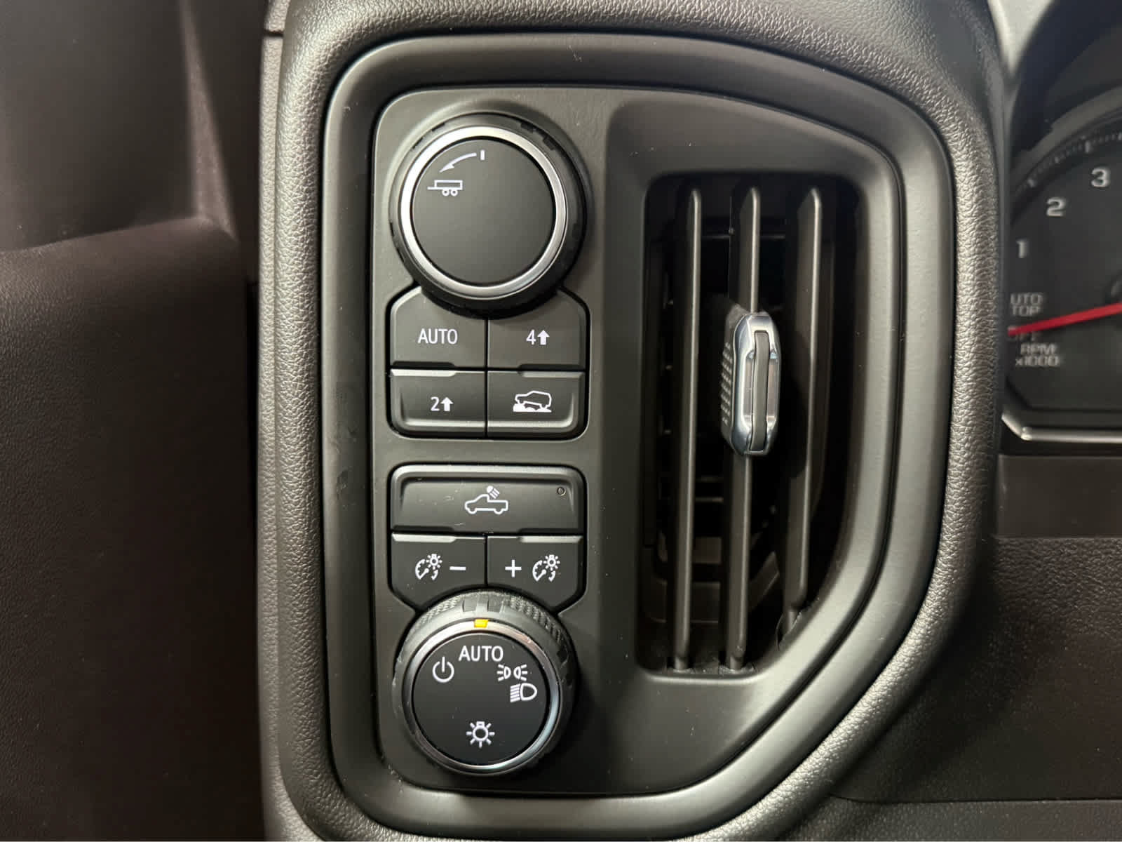 Used 2021 Chevrolet Silverado 1500 Custom w/ Safety Confidence Package AWD/4WD image 23
