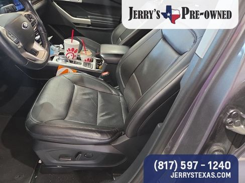Used 2021 Ford Explorer Limited w/ Equipment Group 301A RWD image 7