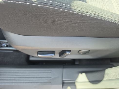 Used 2023 Nissan Rogue SV FWD image 10