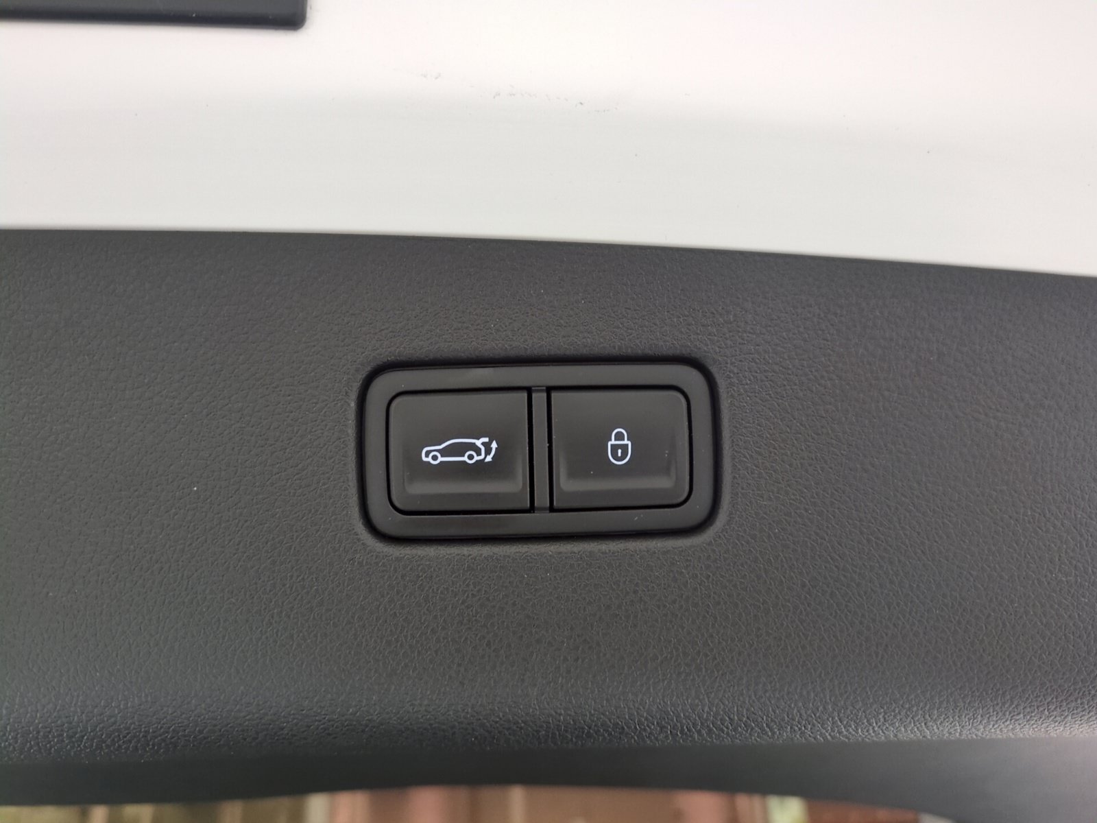 Certified 2025 Genesis GV70 3.5T Sport w/ Sport Prestige Package AWD/4WD image 13