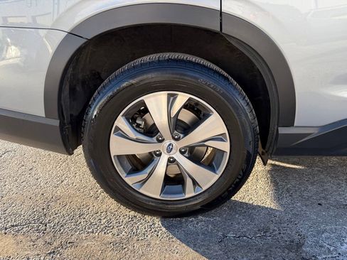 Used 2024 Subaru Ascent Premium w/ Convenience Package image 12