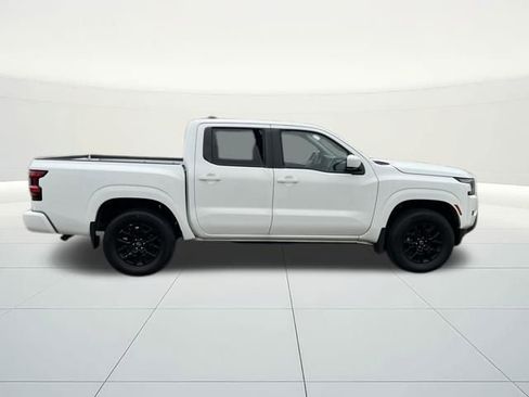 Used 2022 Nissan Frontier SV image 6