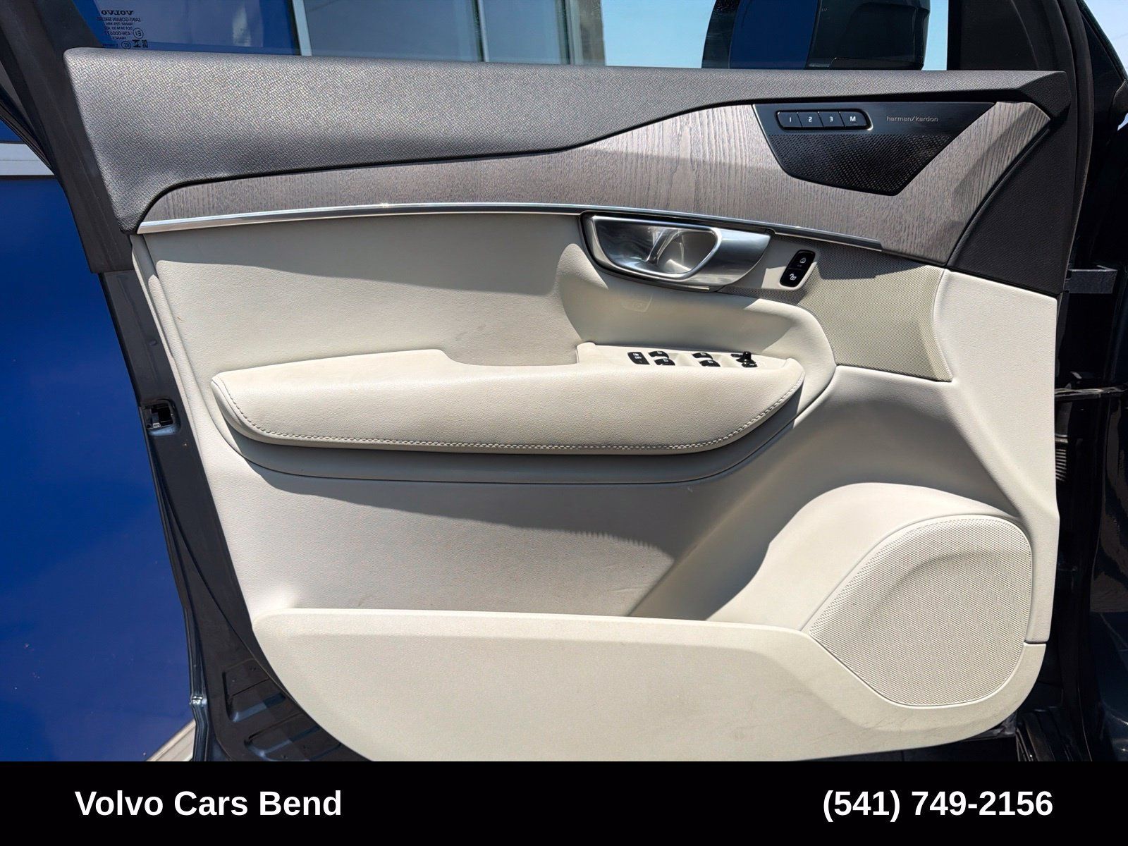 Used 2023 Volvo XC90 B6 Plus w/ Protection Package Premier AWD/4WD image 18