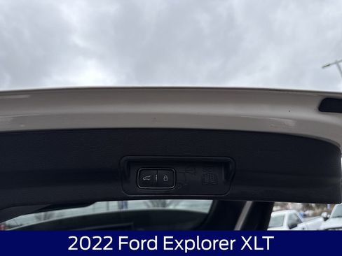Used 2022 Ford Explorer XLT AWD/4WD image 18