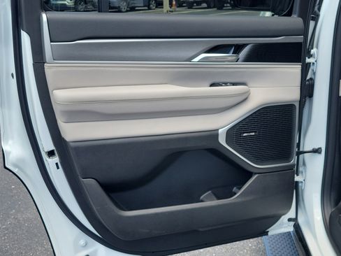 New 2026 Jeep Grand Wagoneer 4WD image 11