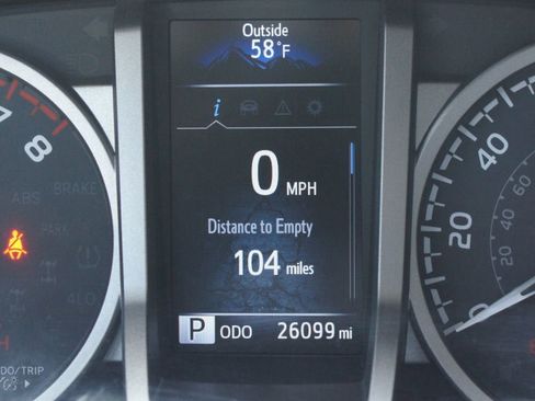 Used 2022 Toyota Tacoma SR5 w/ SR5 Appearance Package (SM) image 4