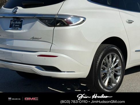 Used 2024 Buick Enclave Avenir w/ Avenir Technology Package image 16