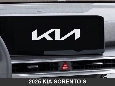 Used 2025 Kia Sorento S image 20