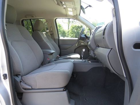 Used 2019 Nissan Frontier SV AWD/4WD image 13
