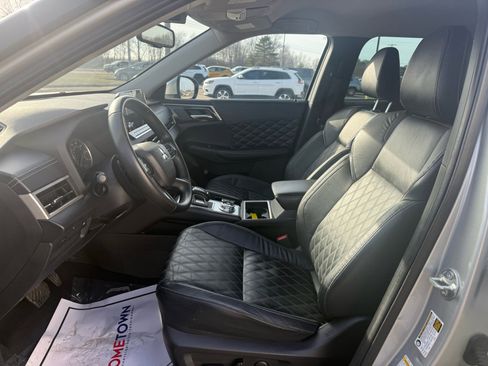 Used 2022 Mitsubishi Outlander SEL image 11