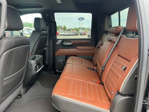 Used 2024 GMC Sierra 3500 Denali Ultimate AWD/4WD image 6