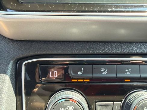 Used 2019 Volkswagen Atlas SEL AWD/4WD image 37