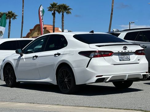 Used 2022 Toyota Camry SE FWD image 5
