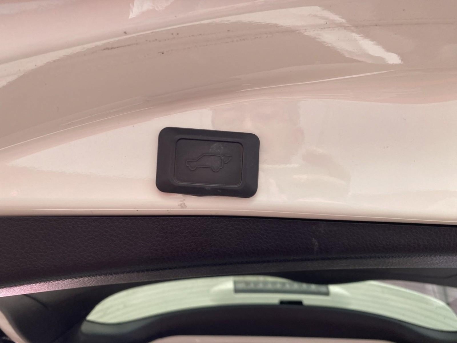 Used 2018 Toyota RAV4 XLE AWD/4WD image 16