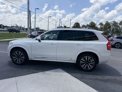 Certified 2024 Volvo XC90 T8 Plus AWD/4WD image 6