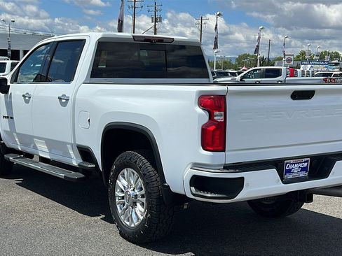 Used 2020 Chevrolet Silverado 3500 High Country w/ Z71 Off-Road Package AWD/4WD image 8
