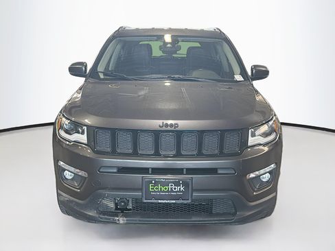 Used 2018 Jeep Compass Limited w/ Navigation Group AWD/4WD image 2
