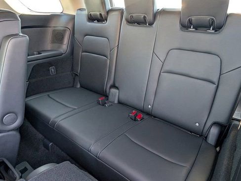 New 2026 Nissan Pathfinder Platinum FWD image 19