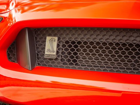 Used 2016 Ford Mustang Shelby GT350 w/ Technology Package RWD image 8