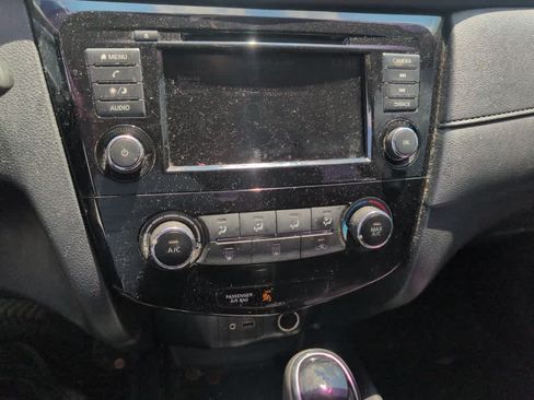 Used 2018 Nissan Rogue S FWD image 9
