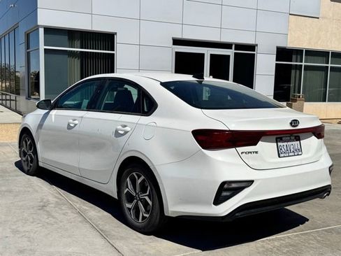 Used 2020 Kia Forte LXS FWD image 4