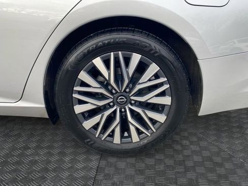 Used 2024 Nissan Altima 2.5 SV image 31